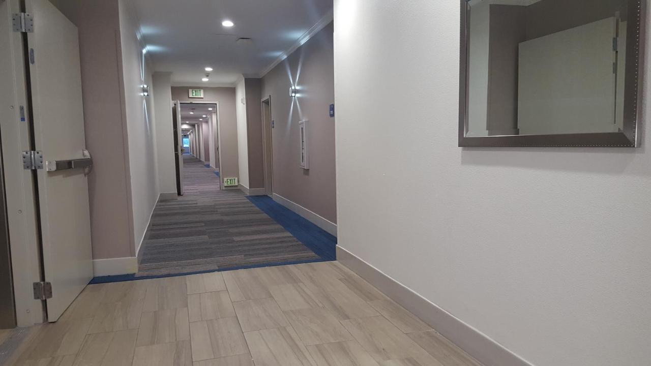 Holiday Inn Express Fremont - Milpitas Central By Ihg Exterior photo