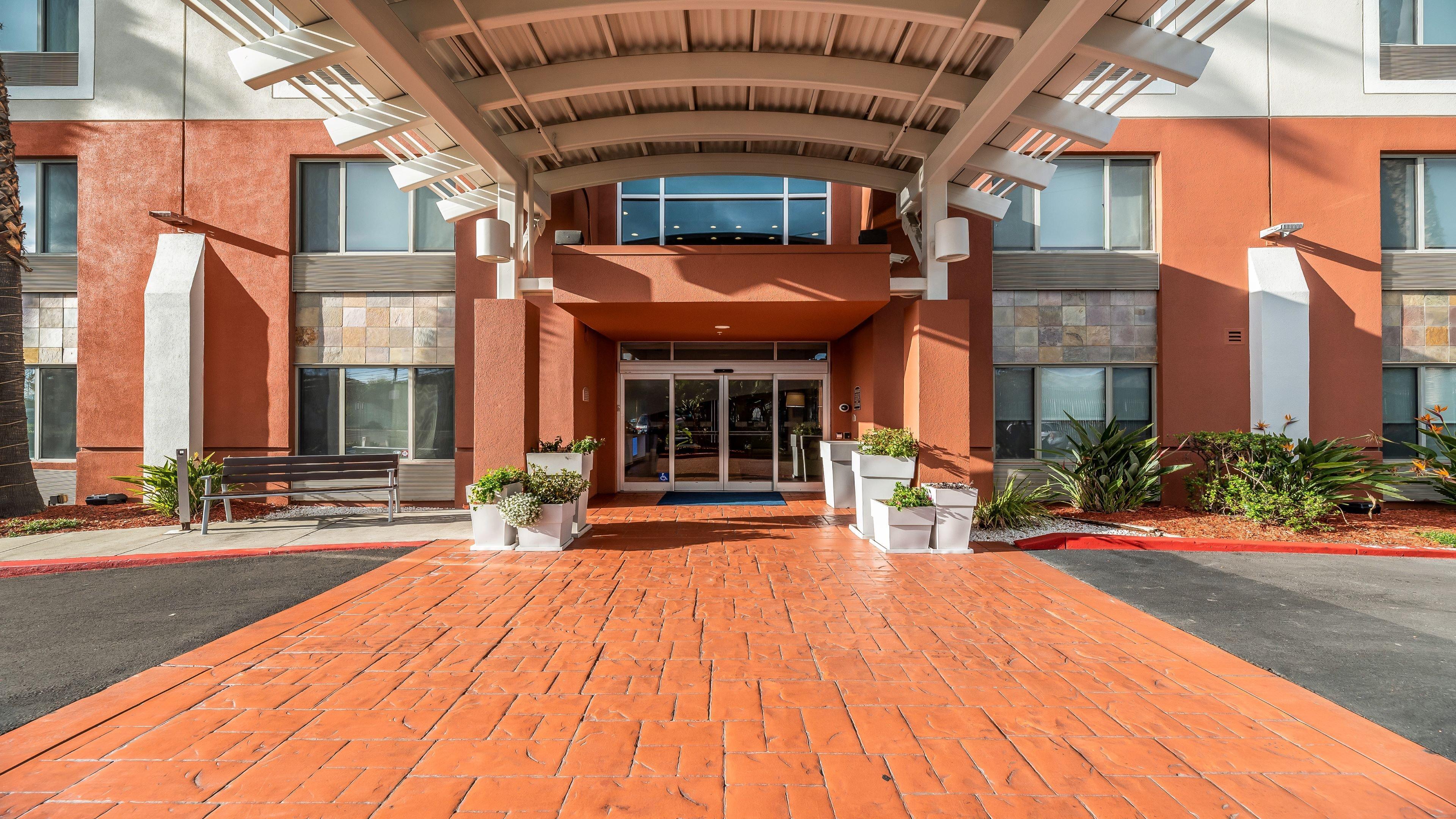 Holiday Inn Express Fremont - Milpitas Central By Ihg Exterior photo